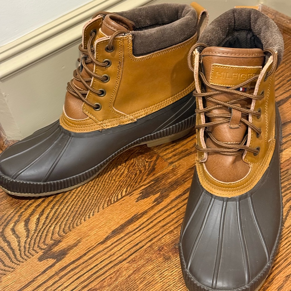 Tommy Hilfiger Men's Two-Tone Leather Boots